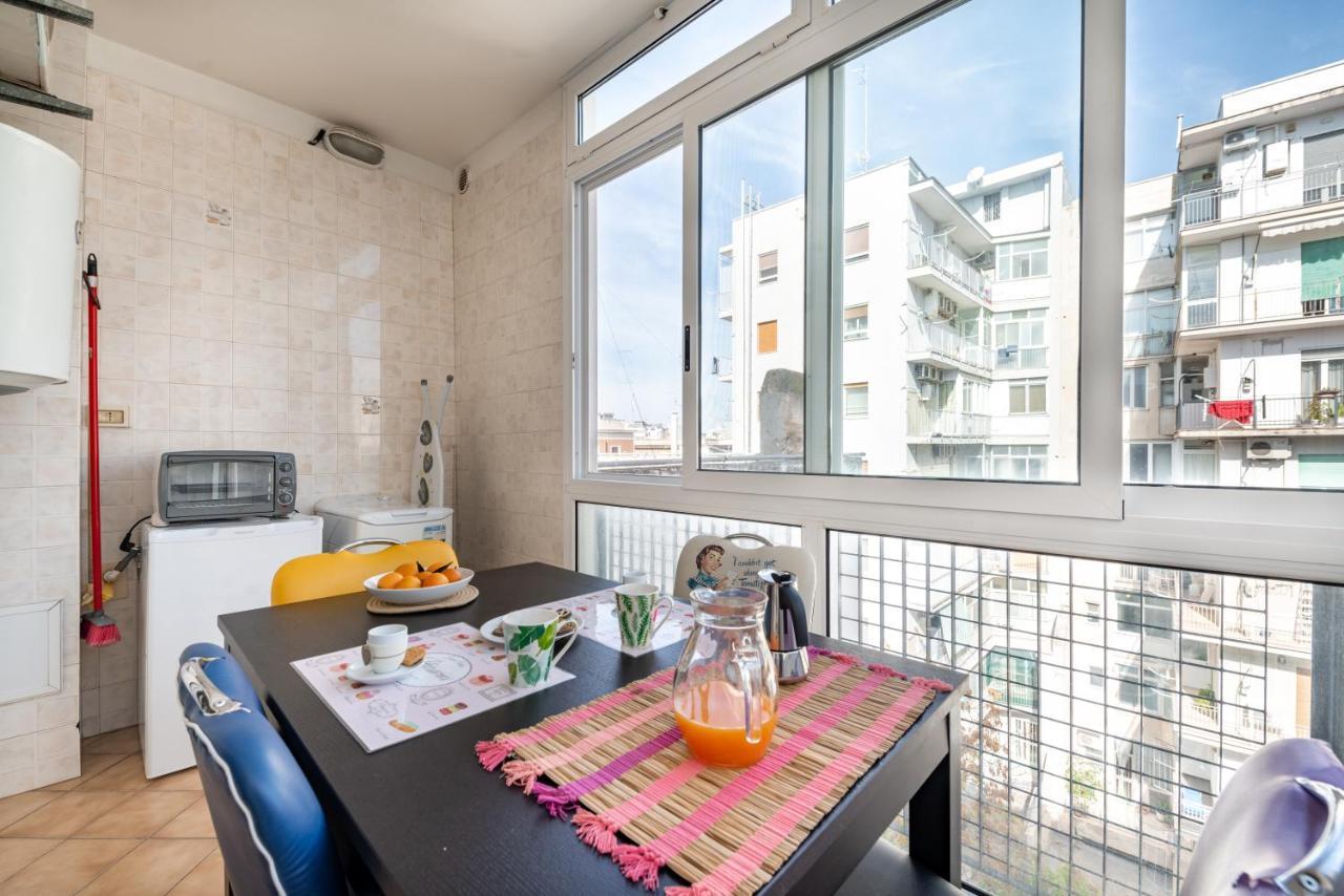 Central & Comfy Apartment With Veranda Bari Exterior foto