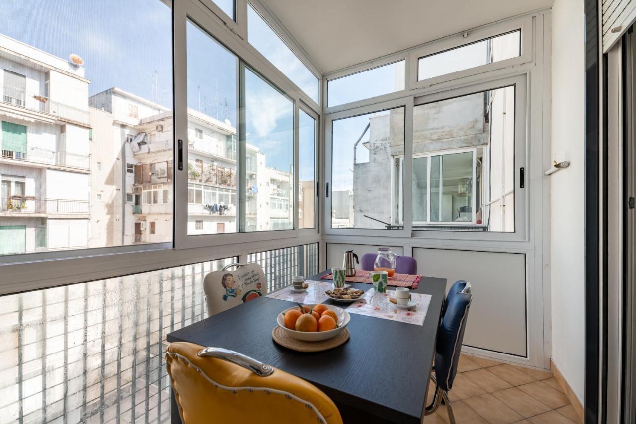 Central & Comfy Apartment With Veranda Bari Exterior foto